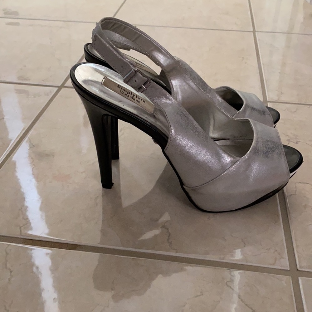 Heels - Picture 2 of 4